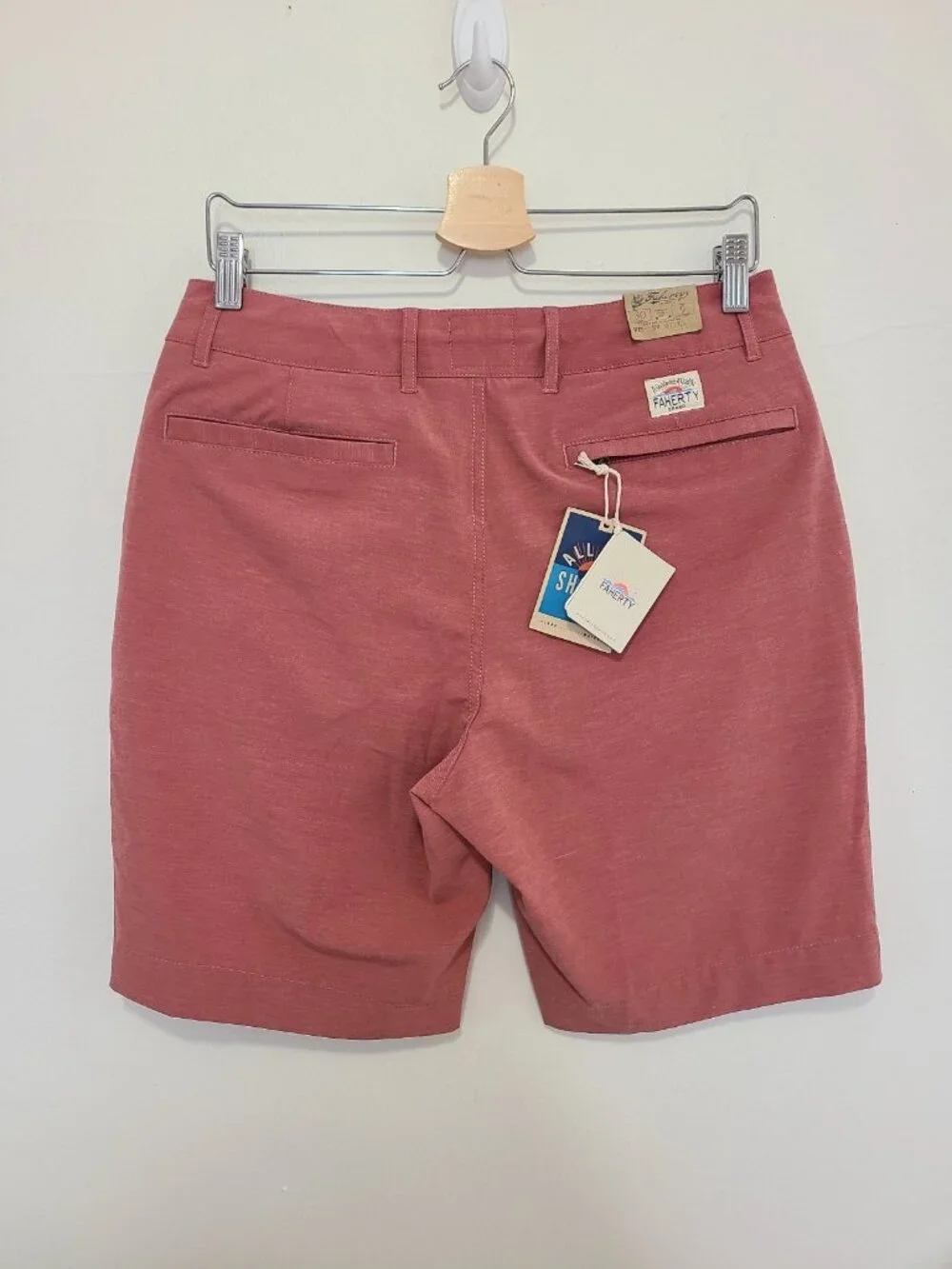 NWT Faherty Beltloop All Day Short Redwood size 30